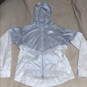 Nike • Men’s Windbreaker • Silver and White